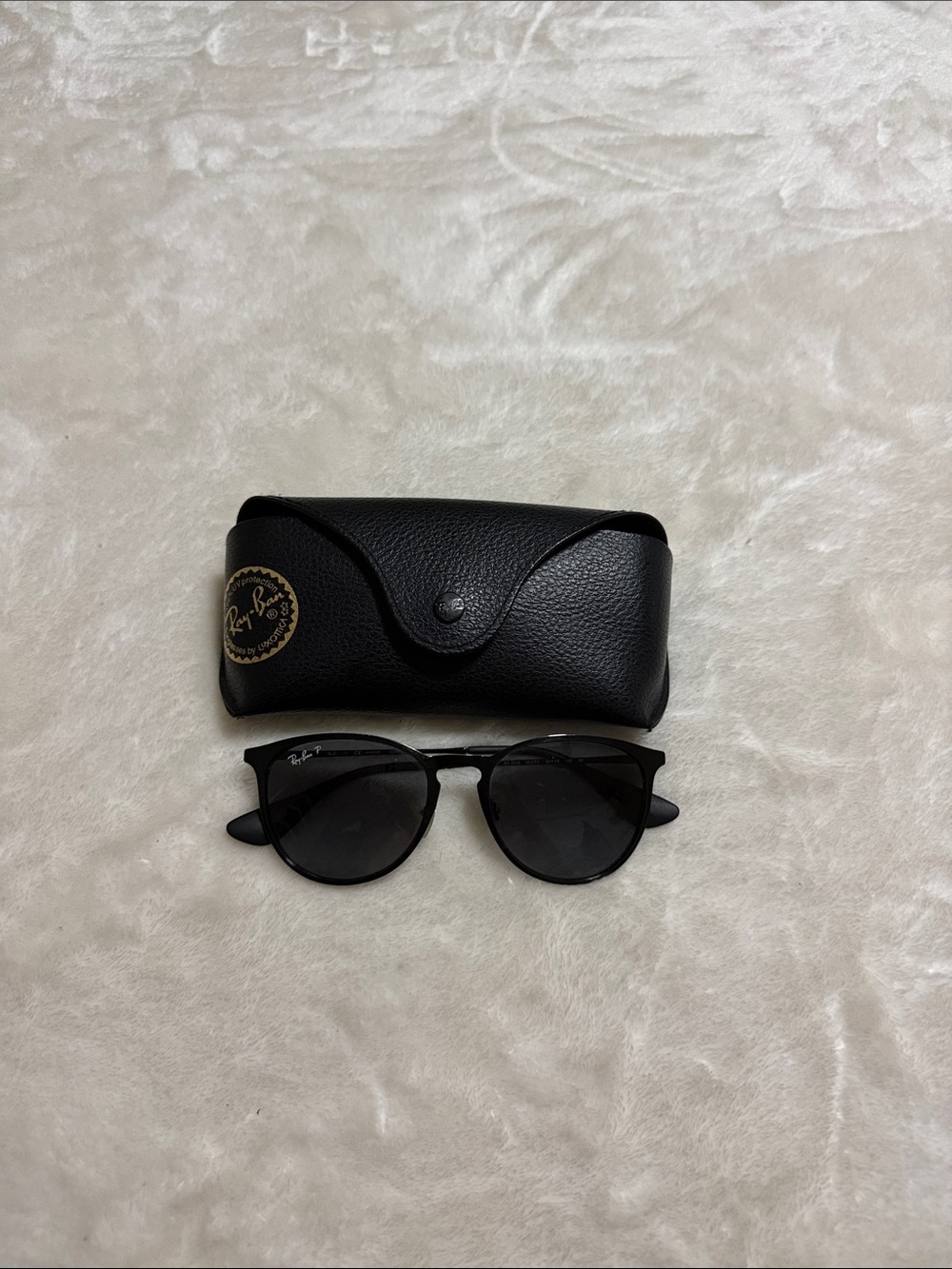 Ray-Ban Black Round Sunglasses with Black Case